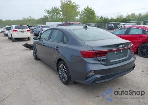 2024 Kia Forte Lxs z USA, uszkodzony, nr VIN 3KPF24AD8RE754569